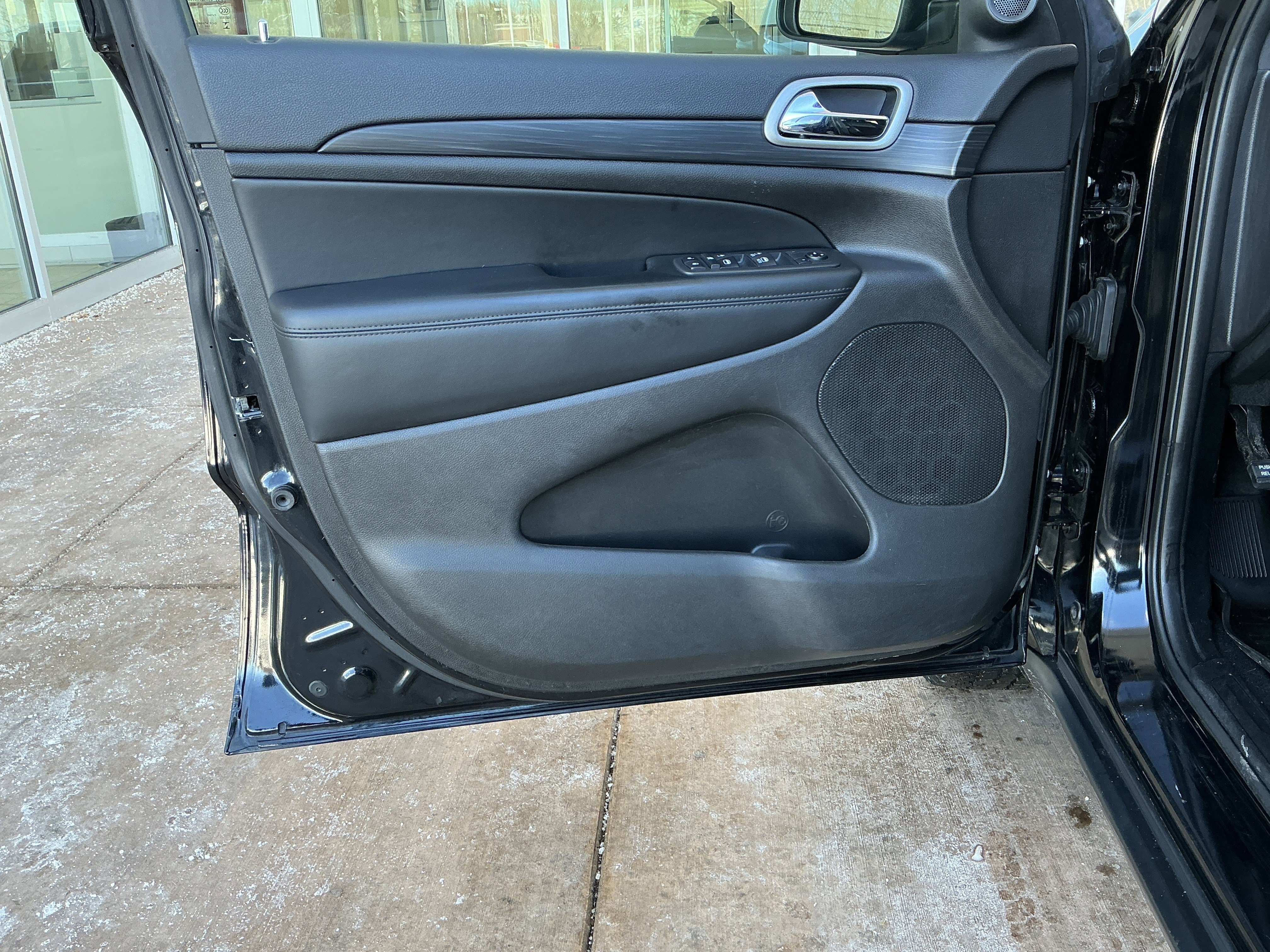 Used 2020 Jeep Grand Cherokee Laredo w/ Quick Order Package 2BN North image 14