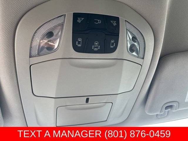 Used 2024 Chrysler Pacifica Limited FWD image 32