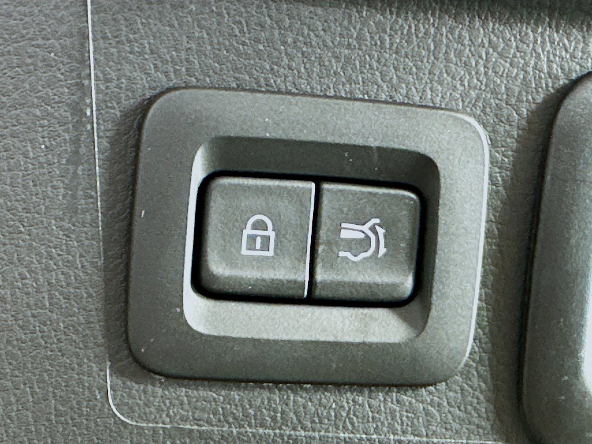 Used 2025 MAZDA CX-50 AWD 2.5 S w/ Premium Package image 29