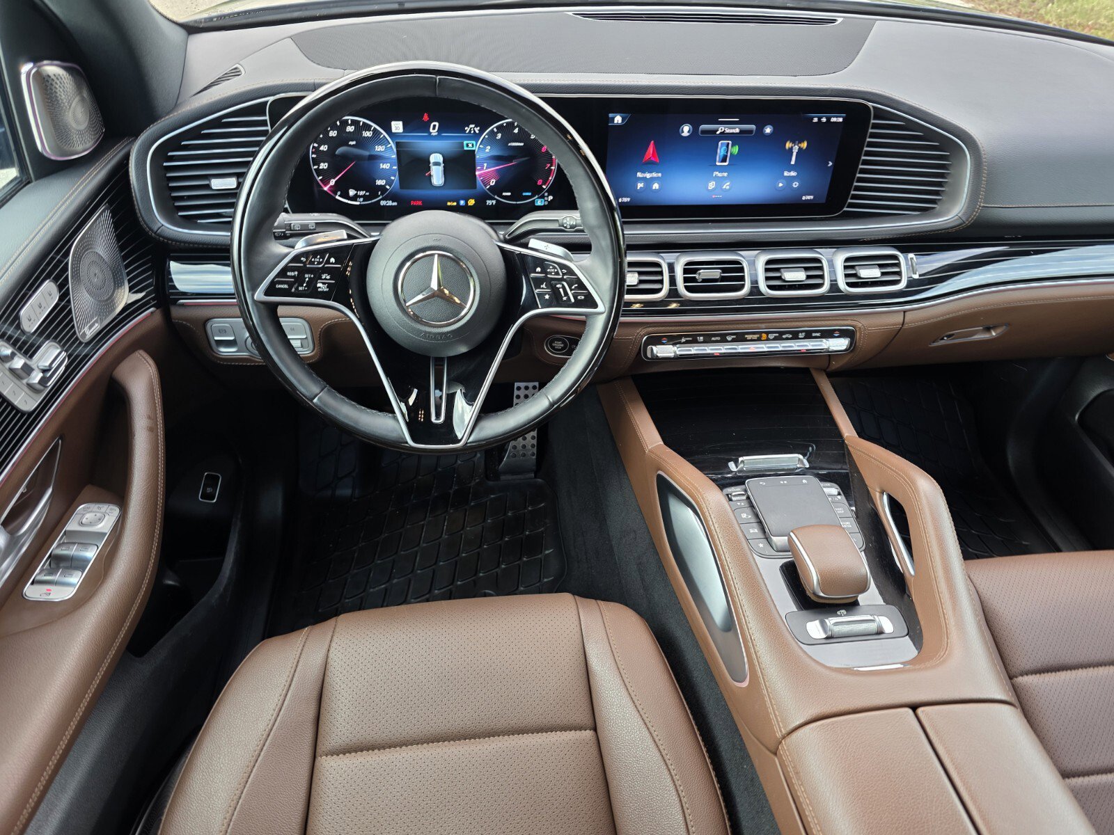 Used 2024 Mercedes-Benz GLS 450 4MATIC image 4