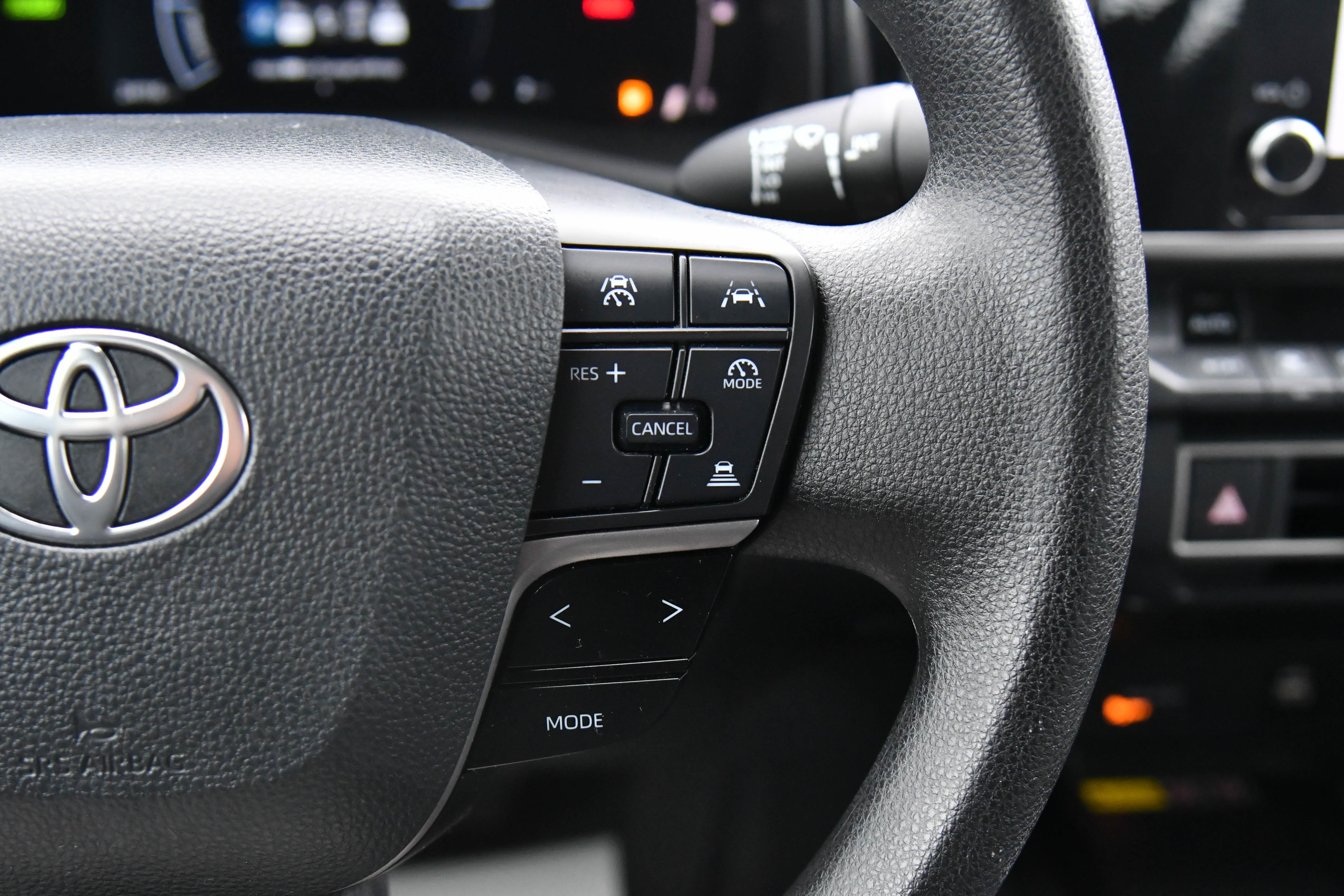 Used 2025 Toyota Camry LE image 32