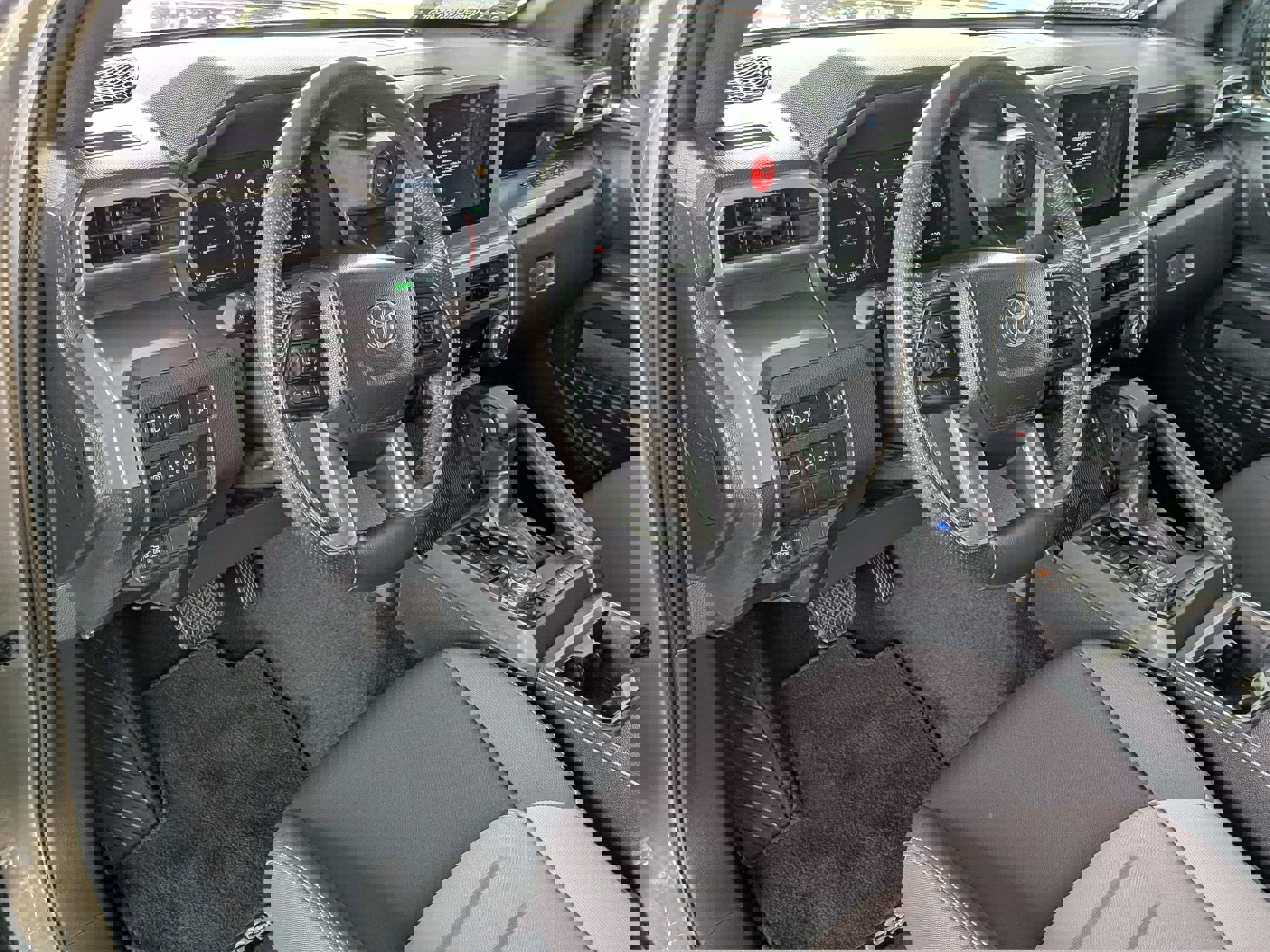 Used 2025 Toyota Tacoma TRD Off-Road image 13