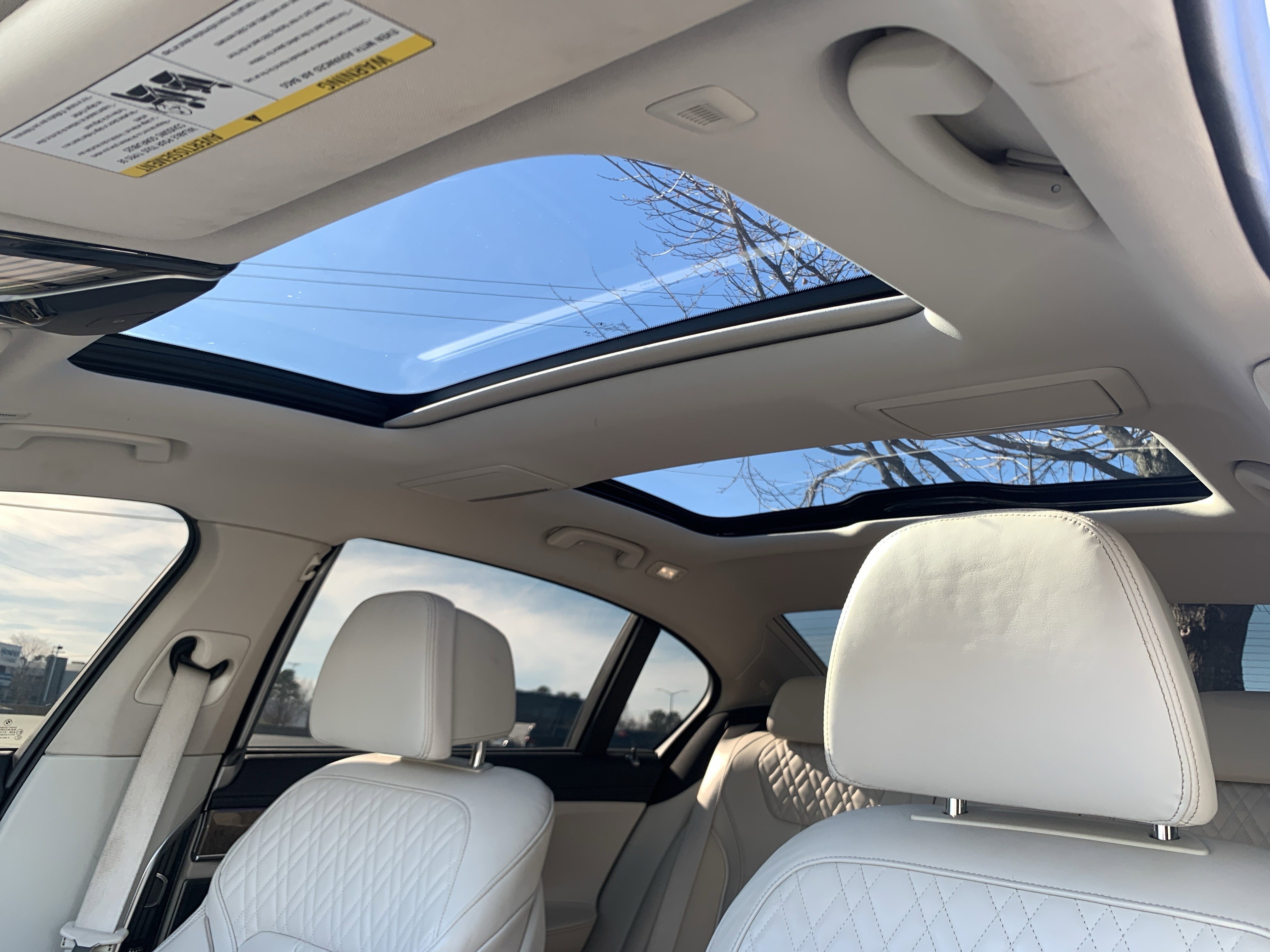 Used 2020 BMW 740i w/ Premium Package image 28