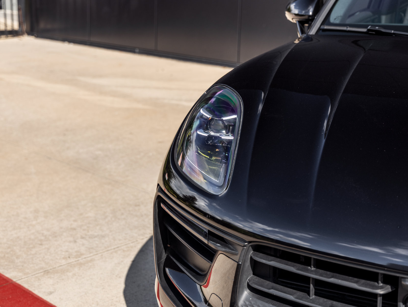 Used 2024 Porsche Macan AWD/4WD image 18