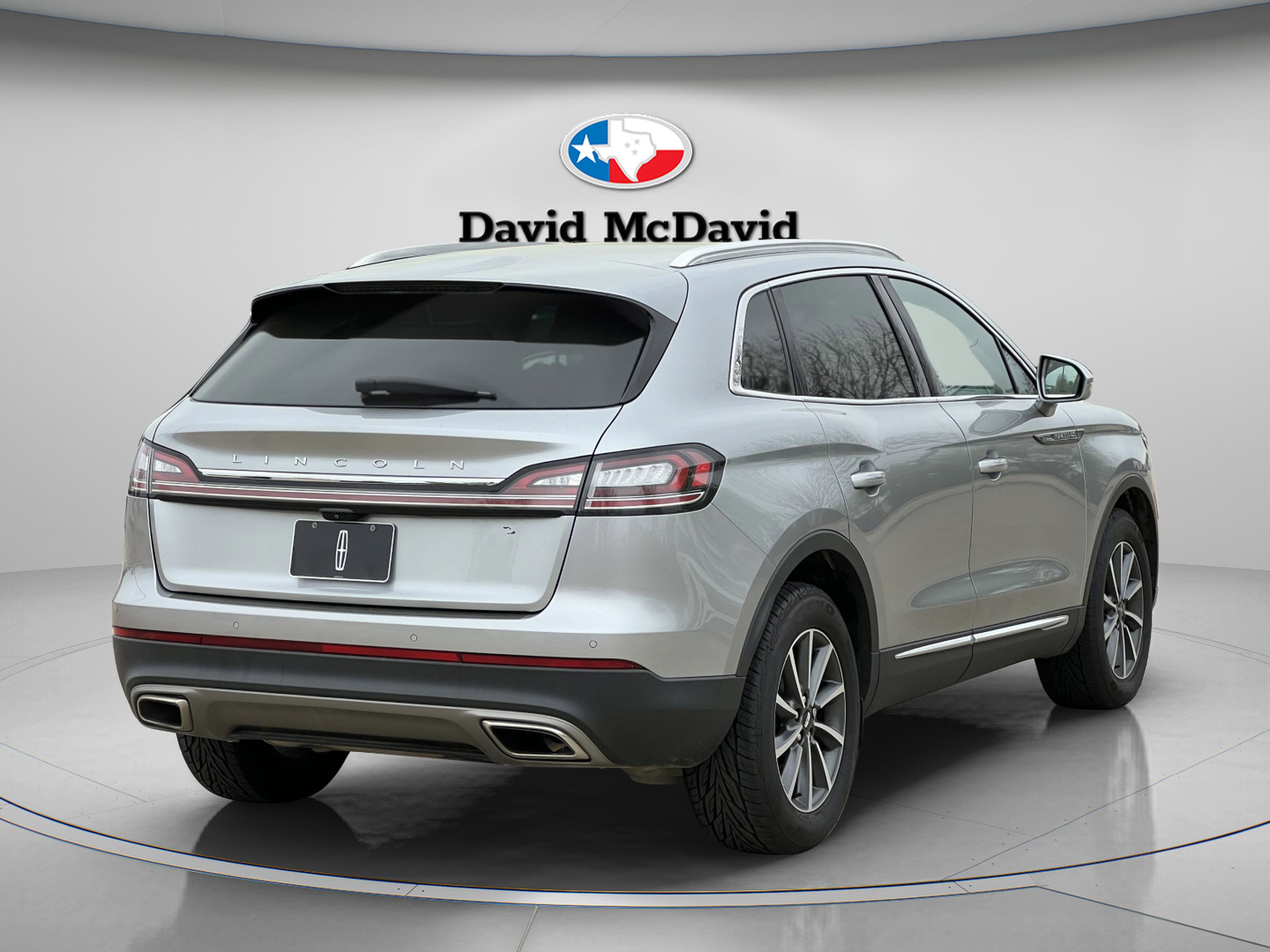 Used 2022 Lincoln Nautilus AWD image 7