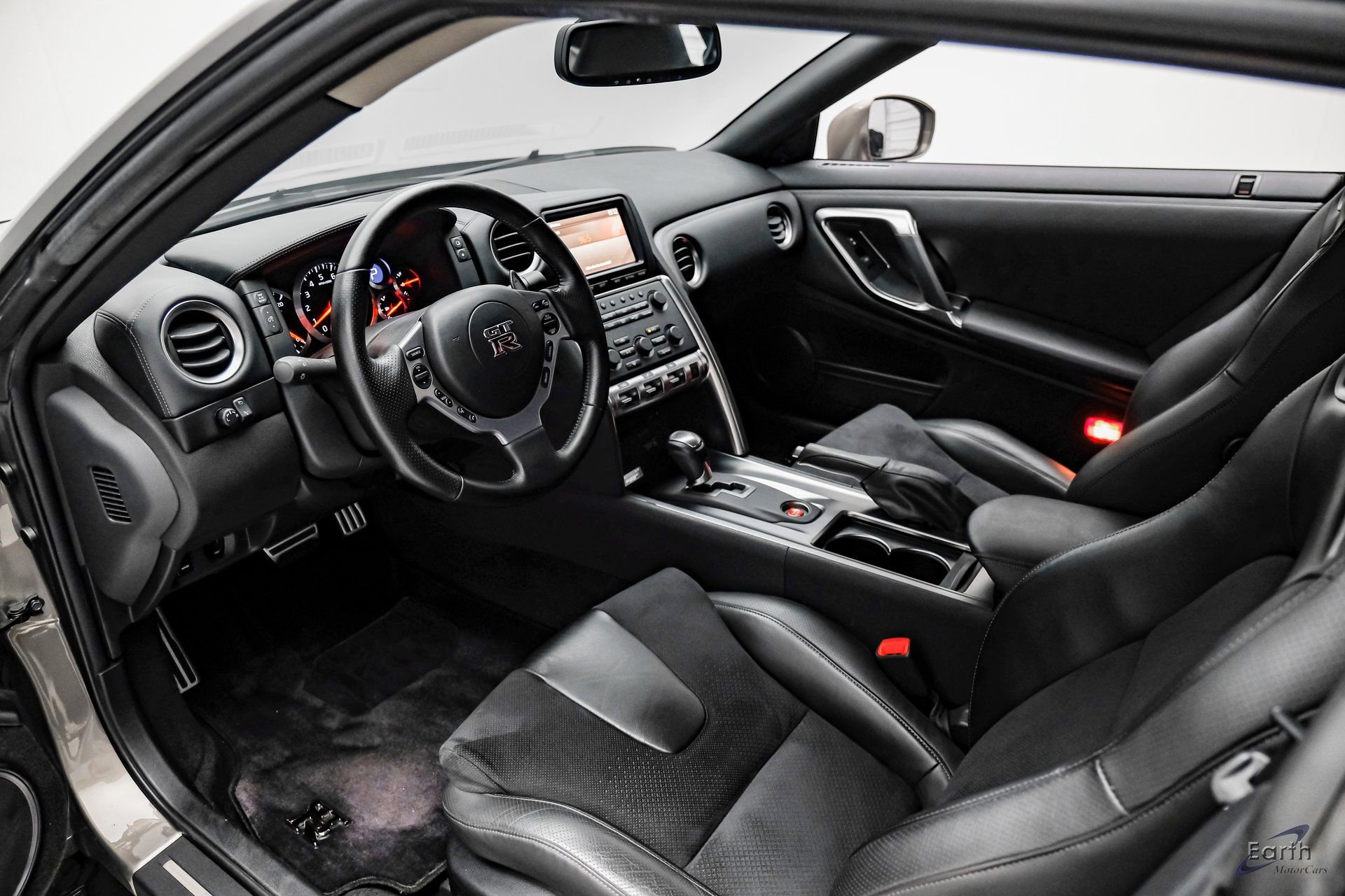 Used 2009 Nissan GT-R Premium image 48