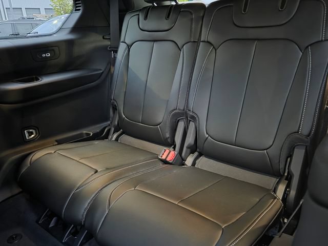New 2025 Jeep Grand Cherokee L Limited w/ Black Appearance Package RWD image 11