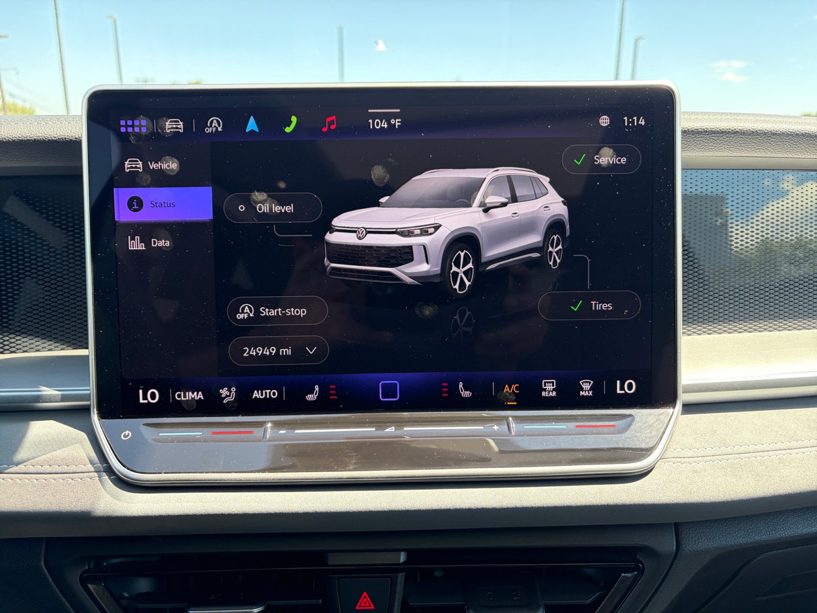 Used 2025 Volkswagen Tiguan SE w/ Panoramic Sunroof Package AWD/4WD image 12