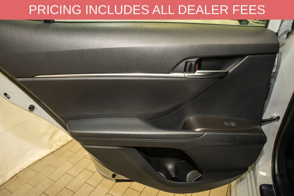 Used 2024 Toyota Camry SE FWD image 8