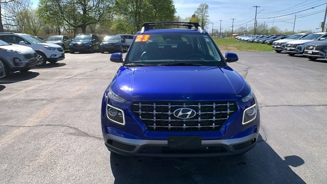Used 2023 Hyundai Venue Limited FWD image 8