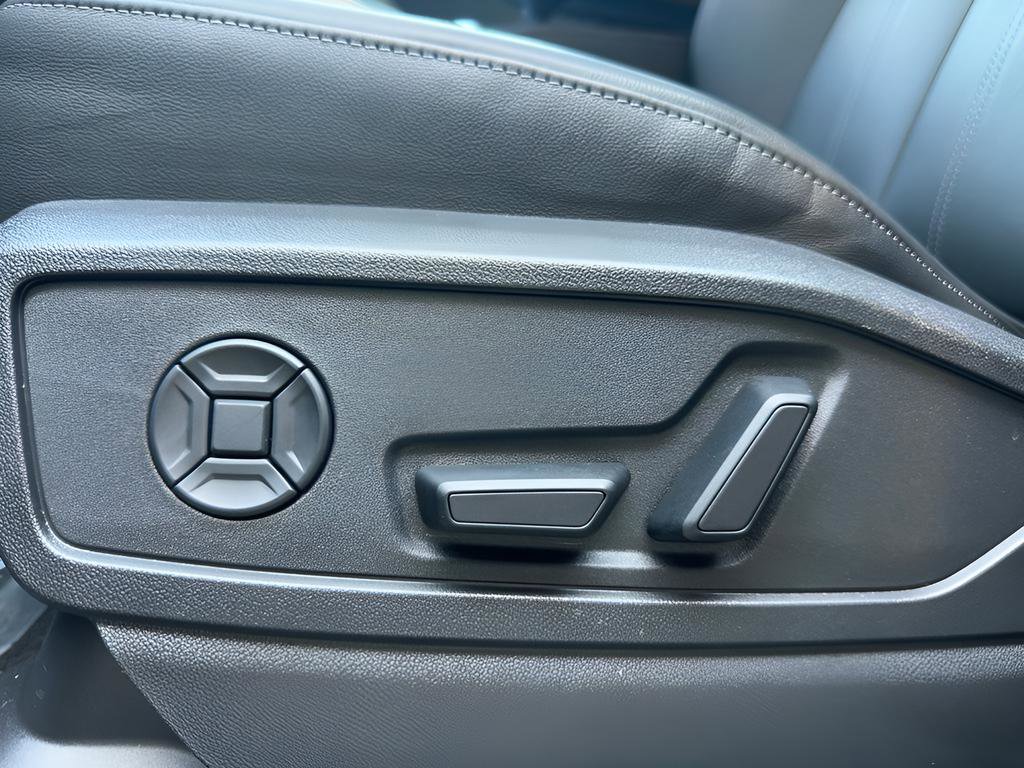 Used 2025 Audi Q5 Premium w/ Convenience Package image 26