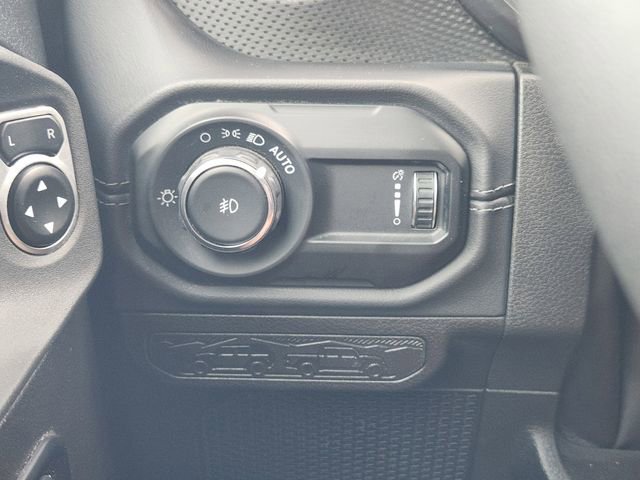 Used 2025 Jeep Wrangler Unlimited Rubicon AWD/4WD image 23
