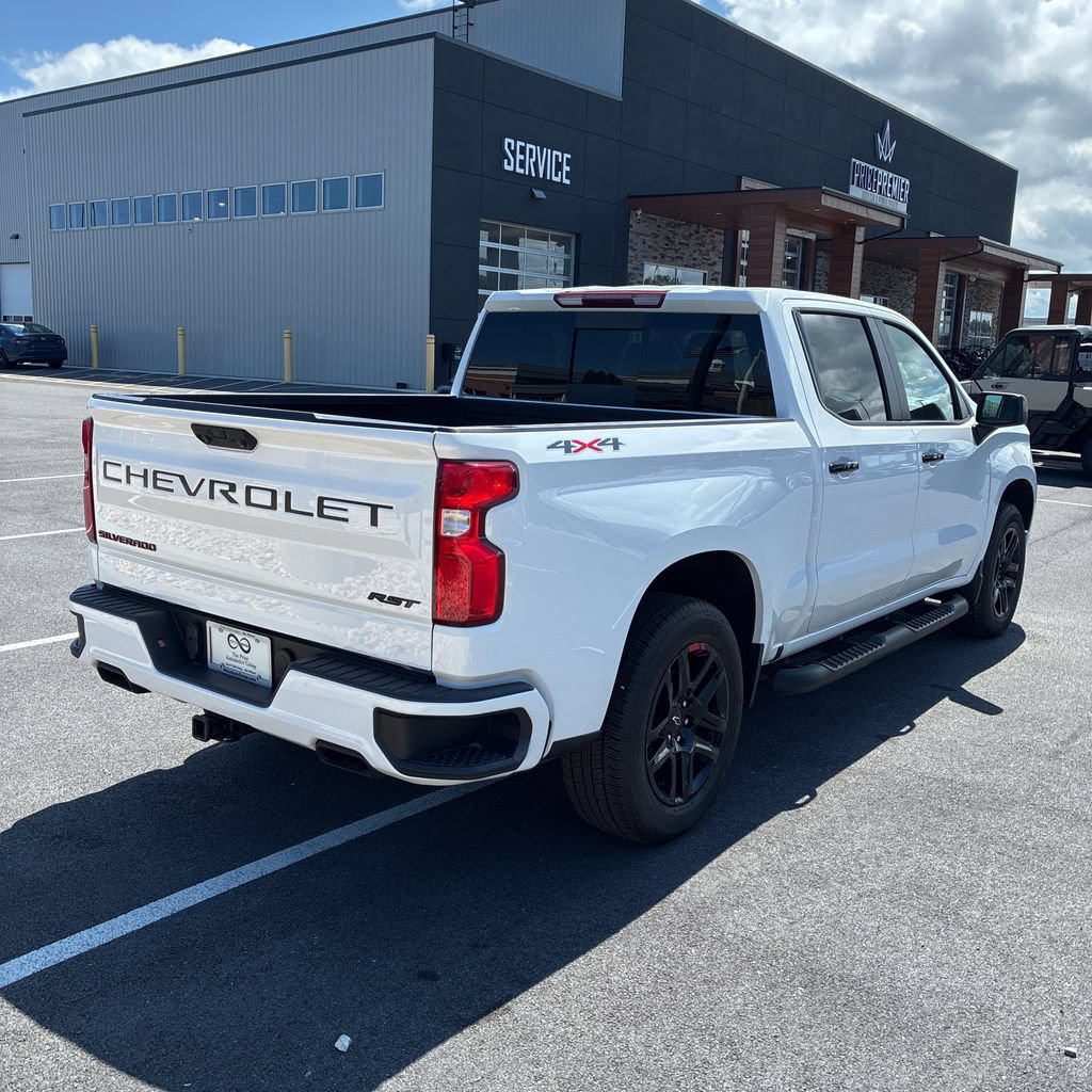 Used 2024 Chevrolet Silverado 1500 RST w/ Redline Edition AWD/4WD image 11