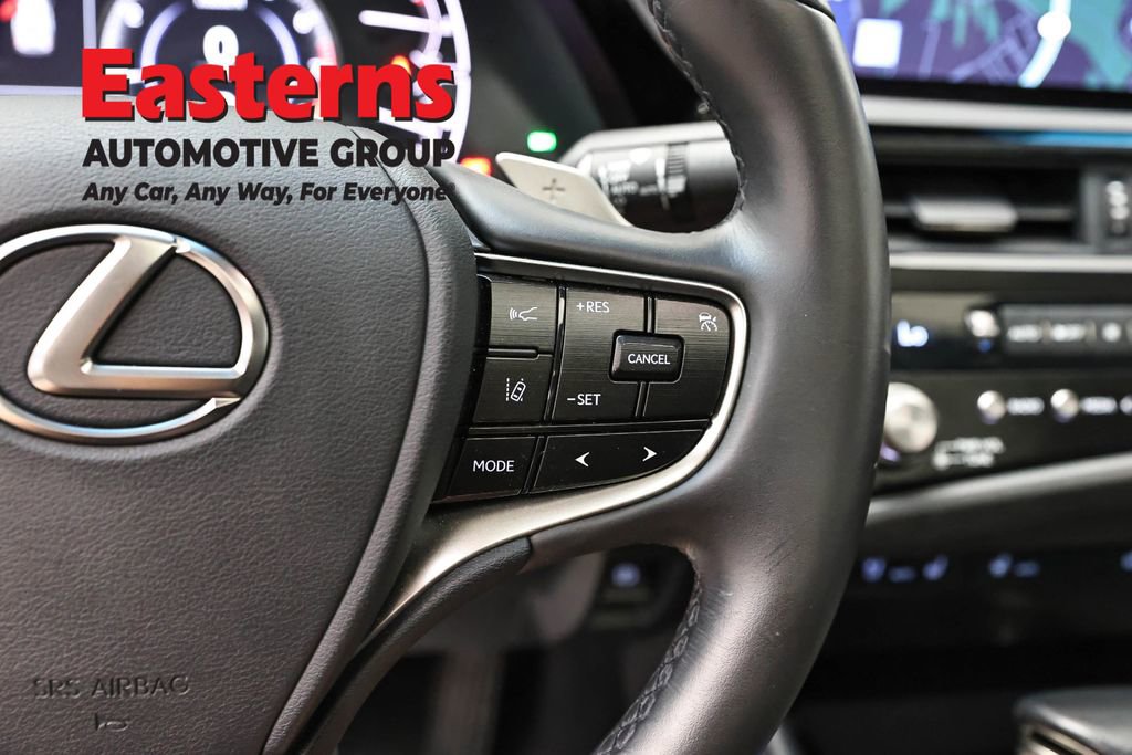Used 2024 Lexus ES 250 w/ Premium Package image 16