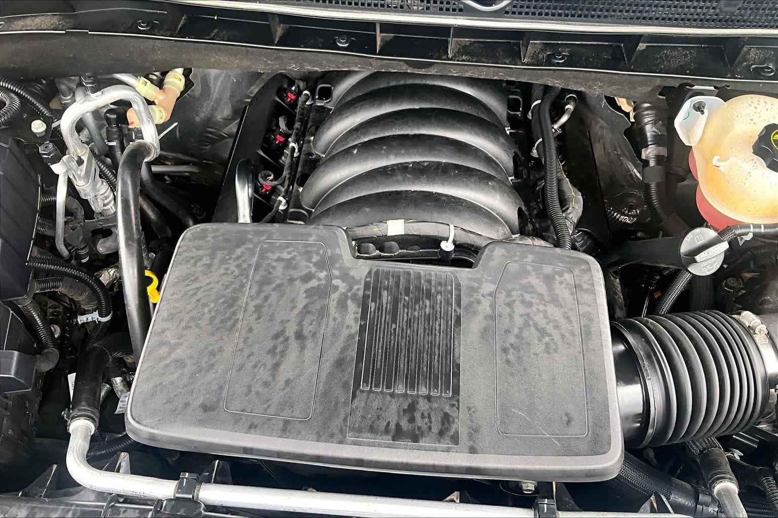 Used 2025 GMC Yukon Denali Ultimate w/ LPO, Floor Liner Package AWD/4WD image 33