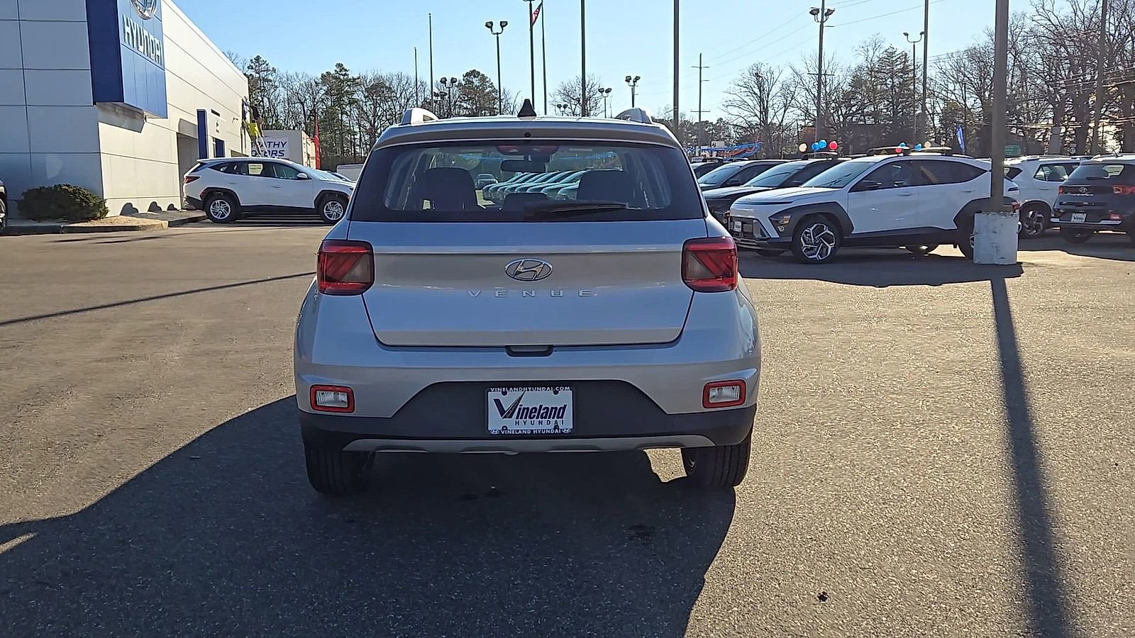 Certified 2022 Hyundai Venue SEL image 7