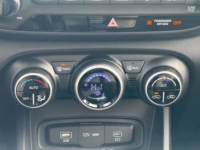 New 2025 Hyundai Venue SEL FWD image 19