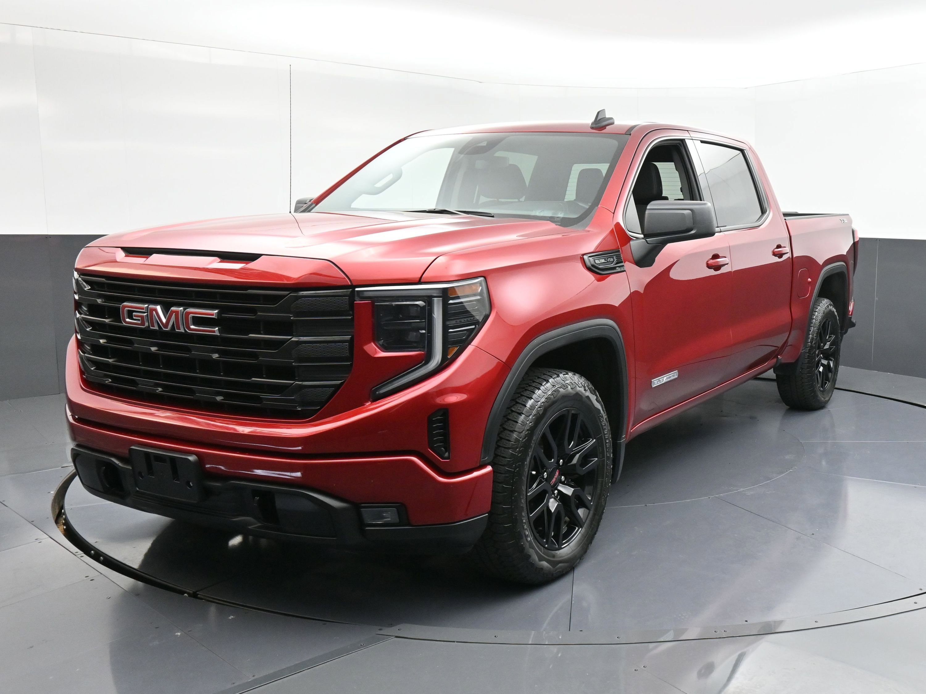Used 2023 GMC Sierra 1500 Elevation w/ X31 Off-Road Package image 4