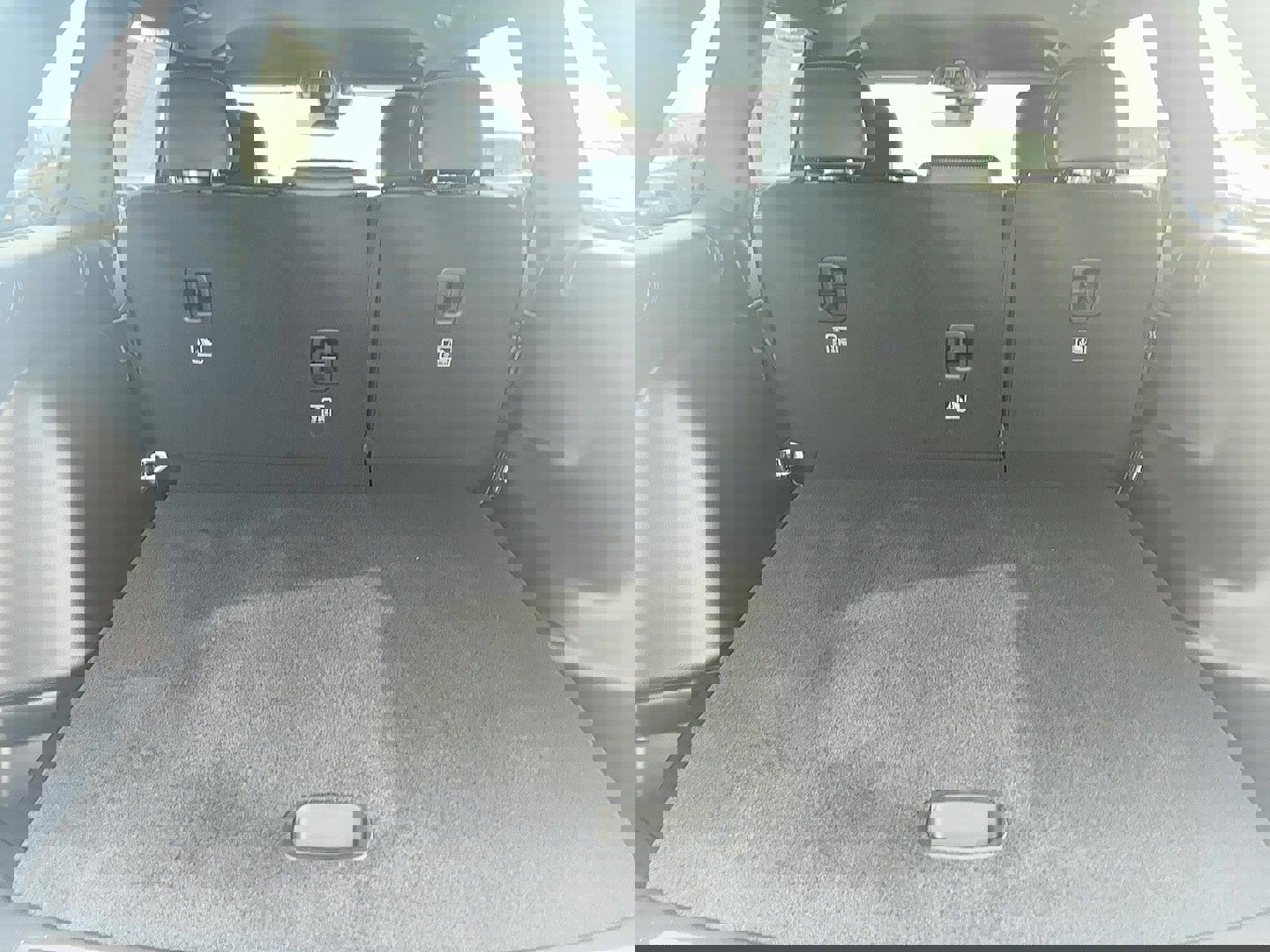 New 2025 Jeep Grand Cherokee Altitude image 18