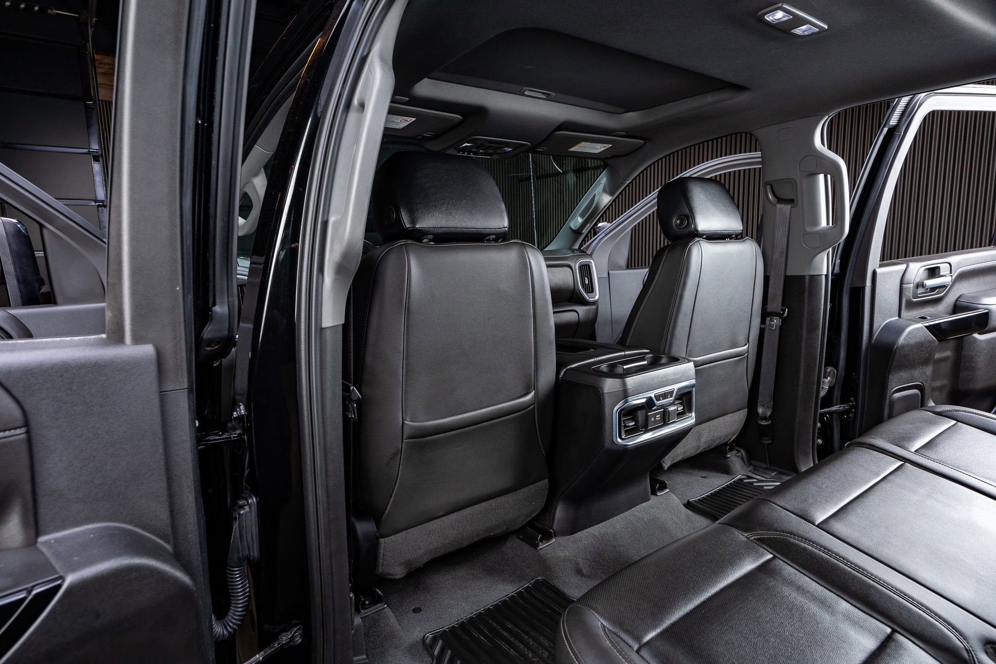 Used 2020 Chevrolet Silverado 2500 LTZ w/ LTZ Premium Package image 30