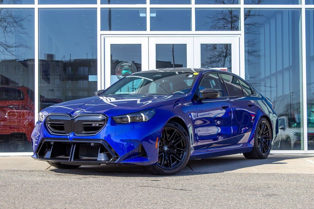 Used 2025 BMW M5 w/ Carbon Package image 1