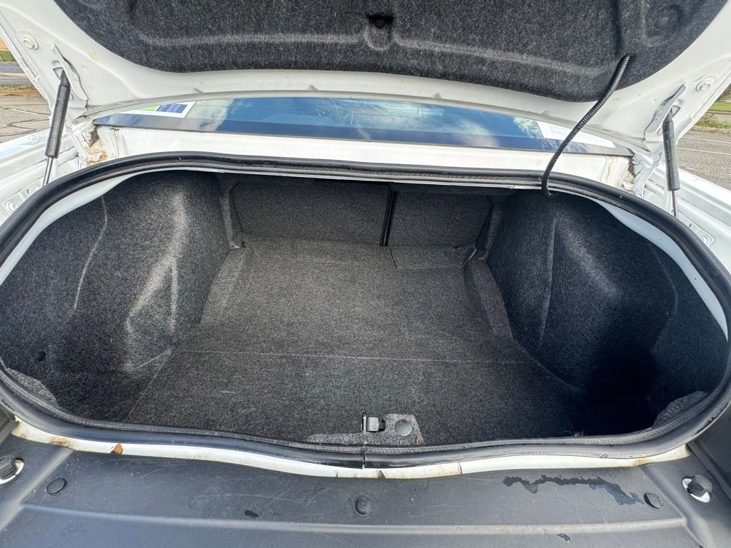 Used 2022 Dodge Challenger R/T w/ Blacktop Package image 32