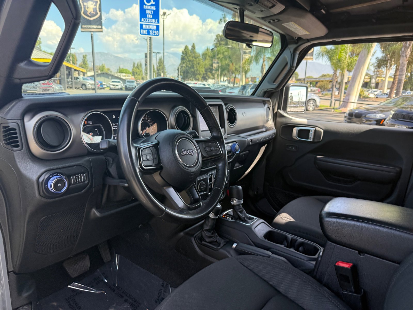 Used 2020 Jeep Wrangler Unlimited Sport image 15