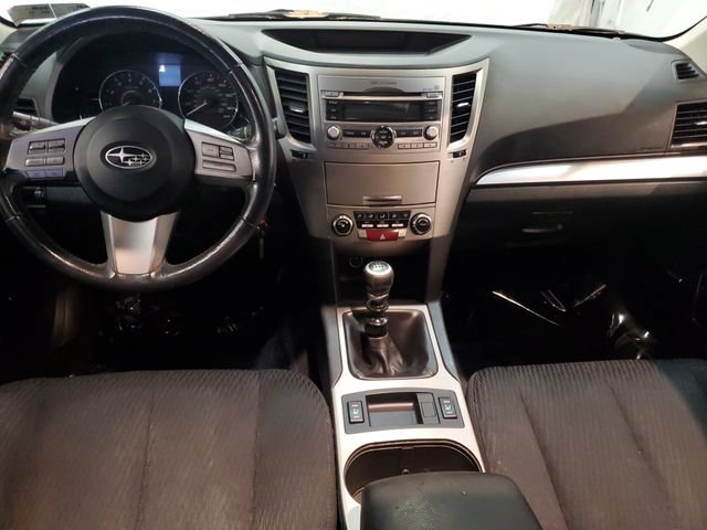 Used 2011 Subaru Outback 2.5i Premium AWD/4WD image 14