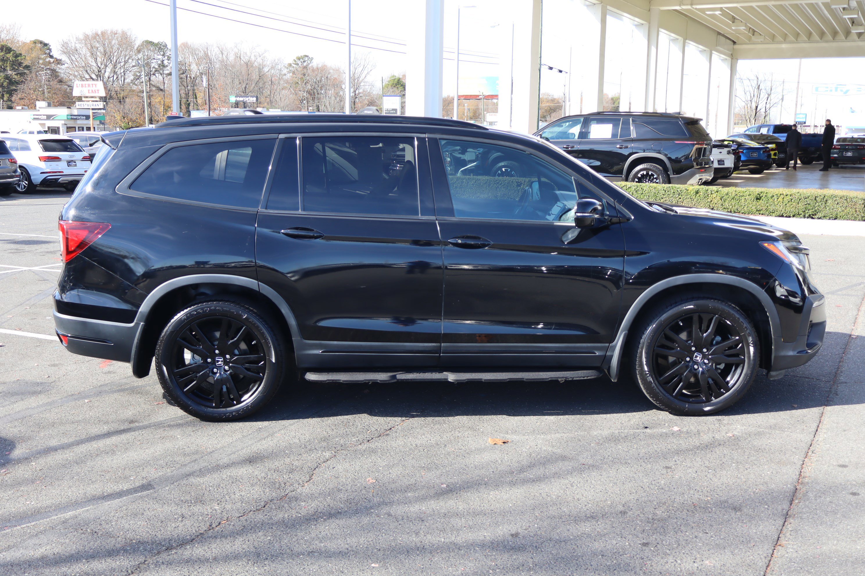 Used 2020 Honda Pilot Black Edition image 11