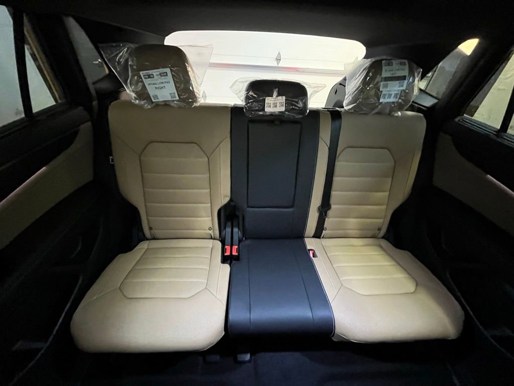 New 2026 Volkswagen Atlas Cross Sport SEL R-Line image 24