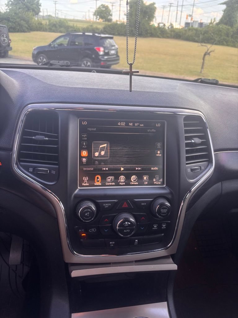 Used 2014 Jeep Grand Cherokee Altitude AWD/4WD image 16