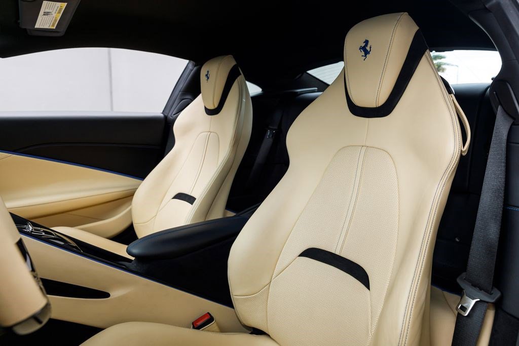 Used 2023 Ferrari Roma RWD image 10