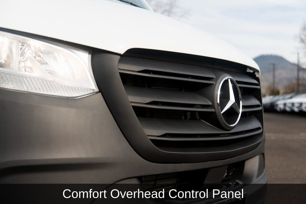 Used 2025 Mercedes-Benz Sprinter 2500 image 17