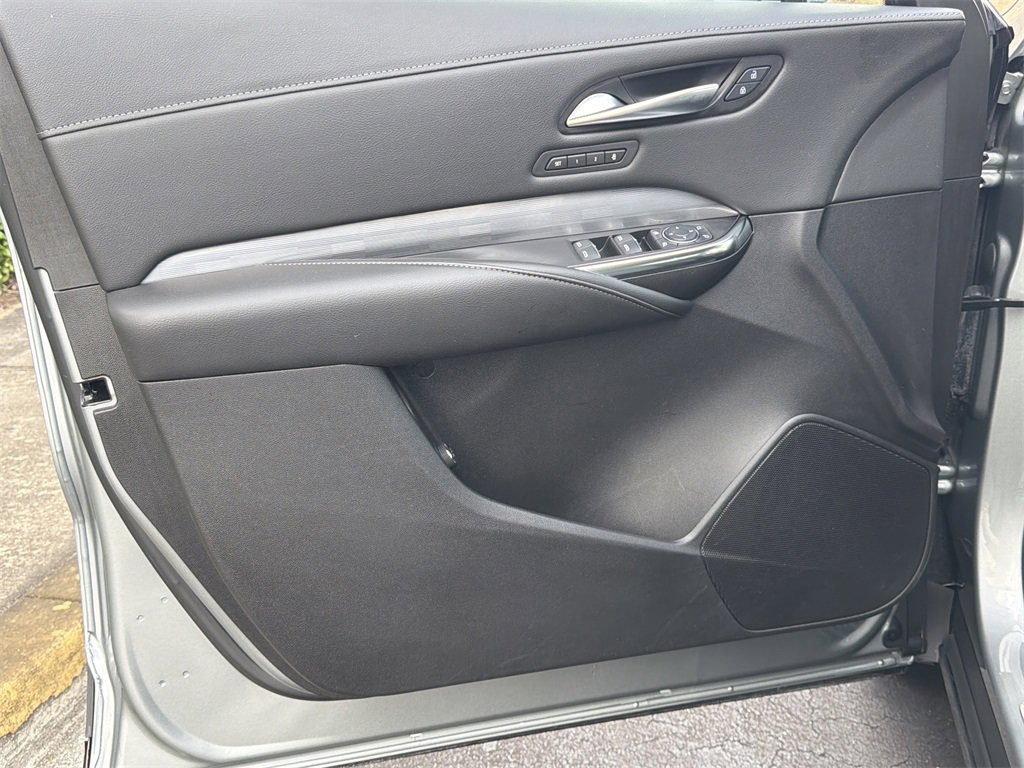 Certified 2025 Cadillac XT4 Premium Luxury image 6