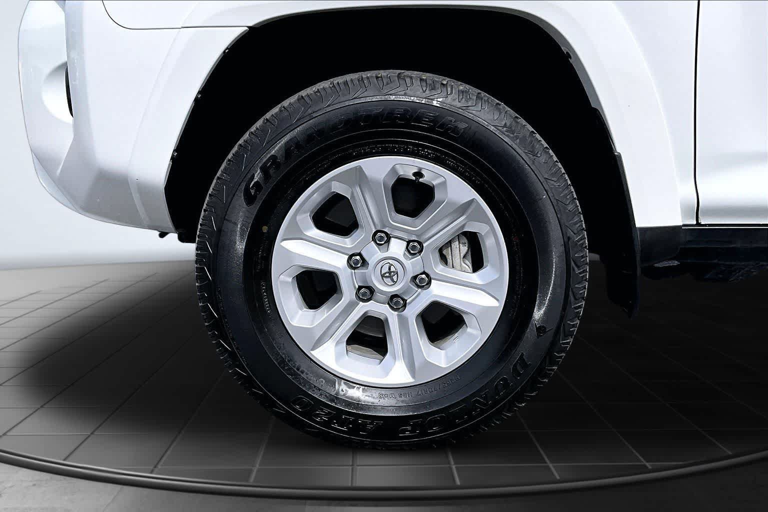 Used 2024 Toyota 4Runner SR5 Premium w/ Moonroof Package AWD/4WD image 8