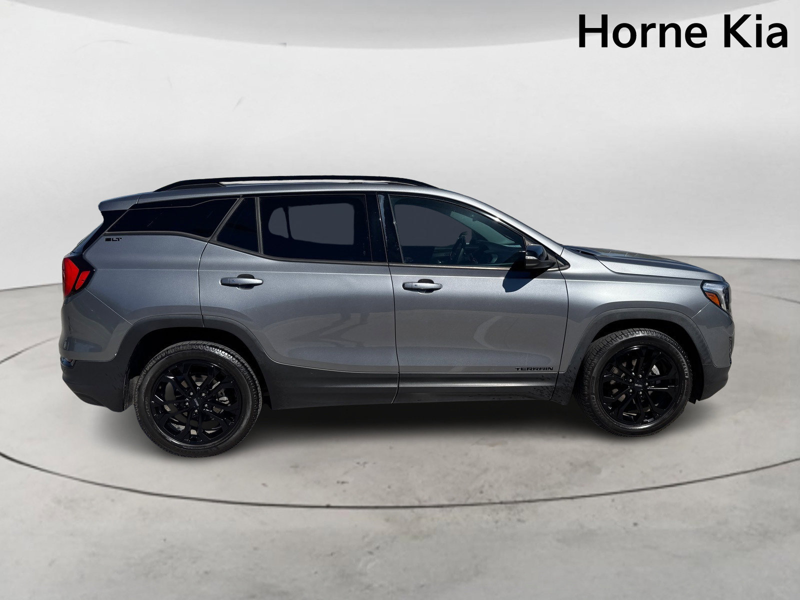 Used 2021 GMC Terrain SLT w/ Infotainment Package II image 3