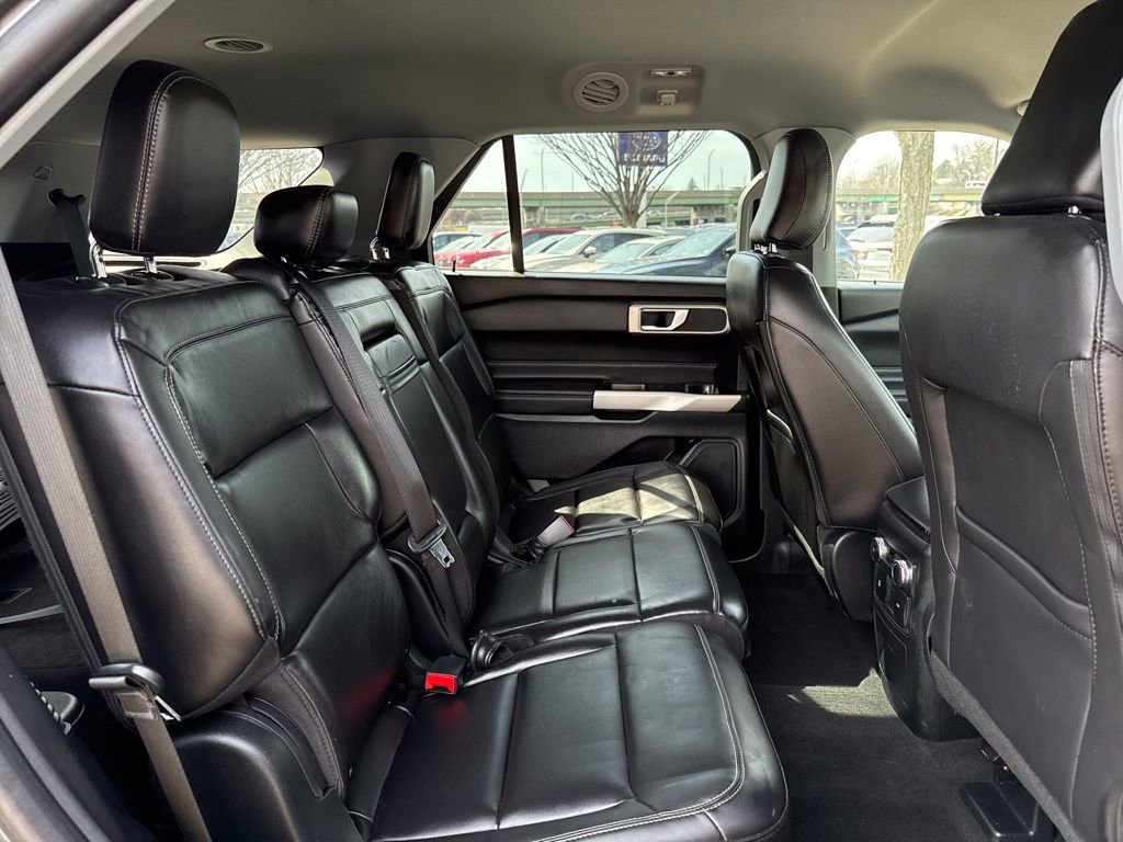 Used 2022 Ford Explorer XLT w/ Equipment Group 202A image 29
