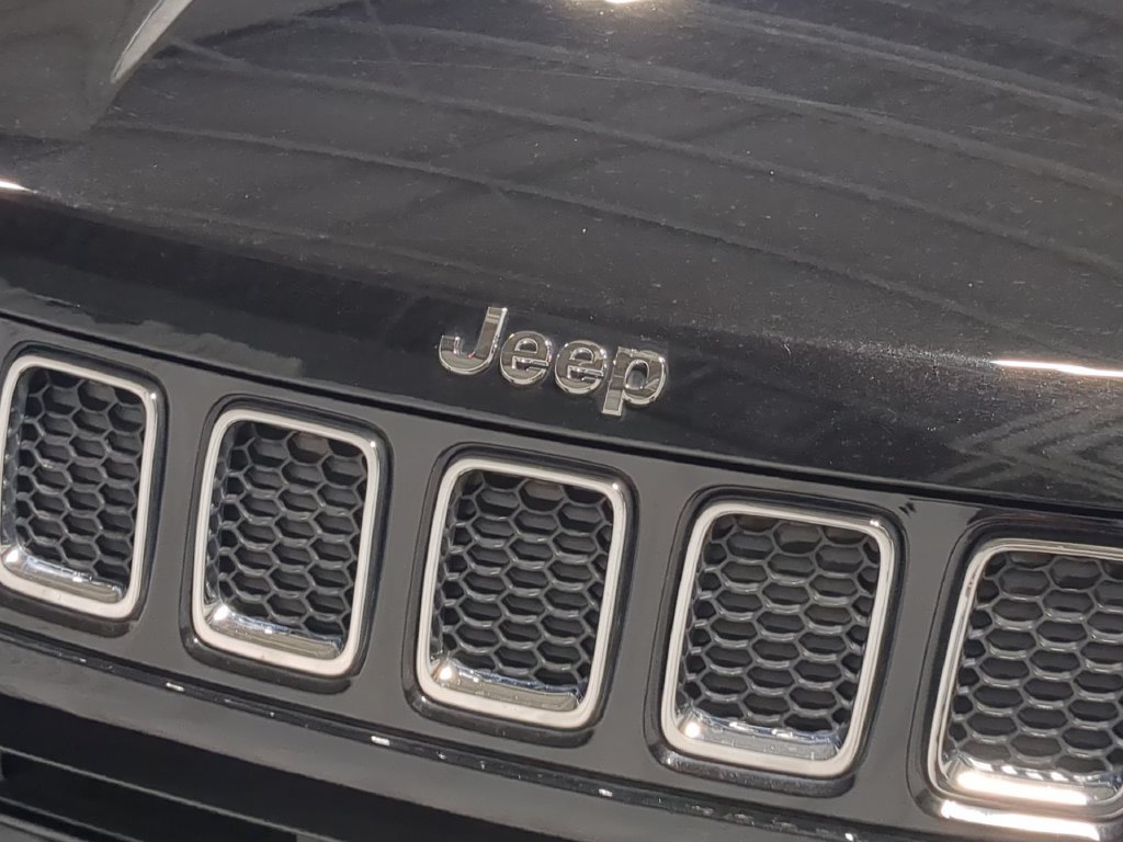 Used 2019 Jeep Compass Limited AWD/4WD image 15