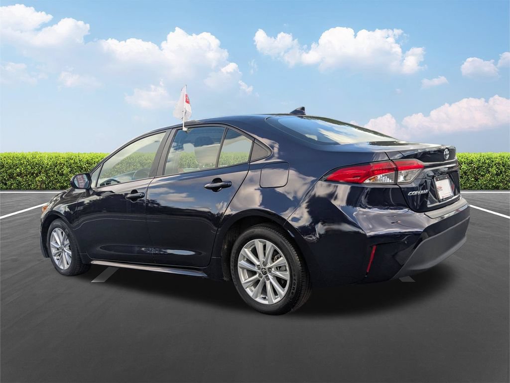 Used 2025 Toyota Corolla LE w/ LE Premium Package FWD image 7