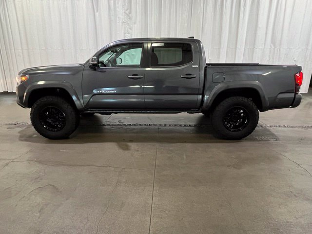 Used 2022 Toyota Tacoma SR5 w/ Technology Package AWD/4WD image 8