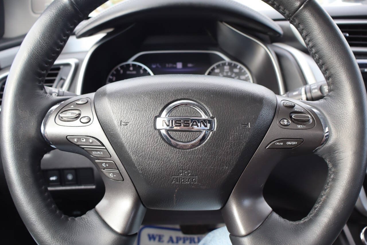 Used 2020 Nissan Murano SL w/ Moonroof Package AWD/4WD image 16