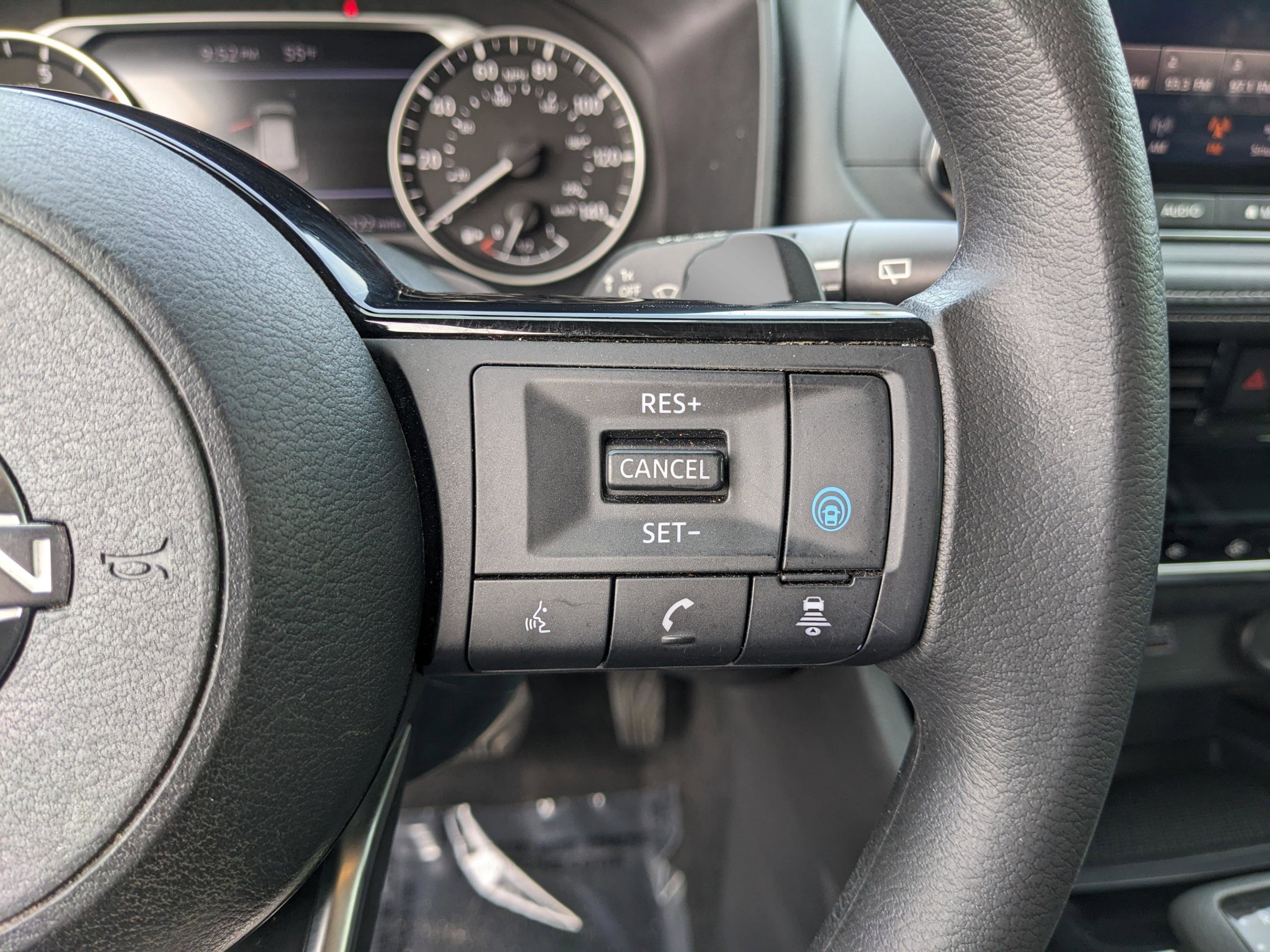 Used 2022 Nissan Rogue SV FWD image 37