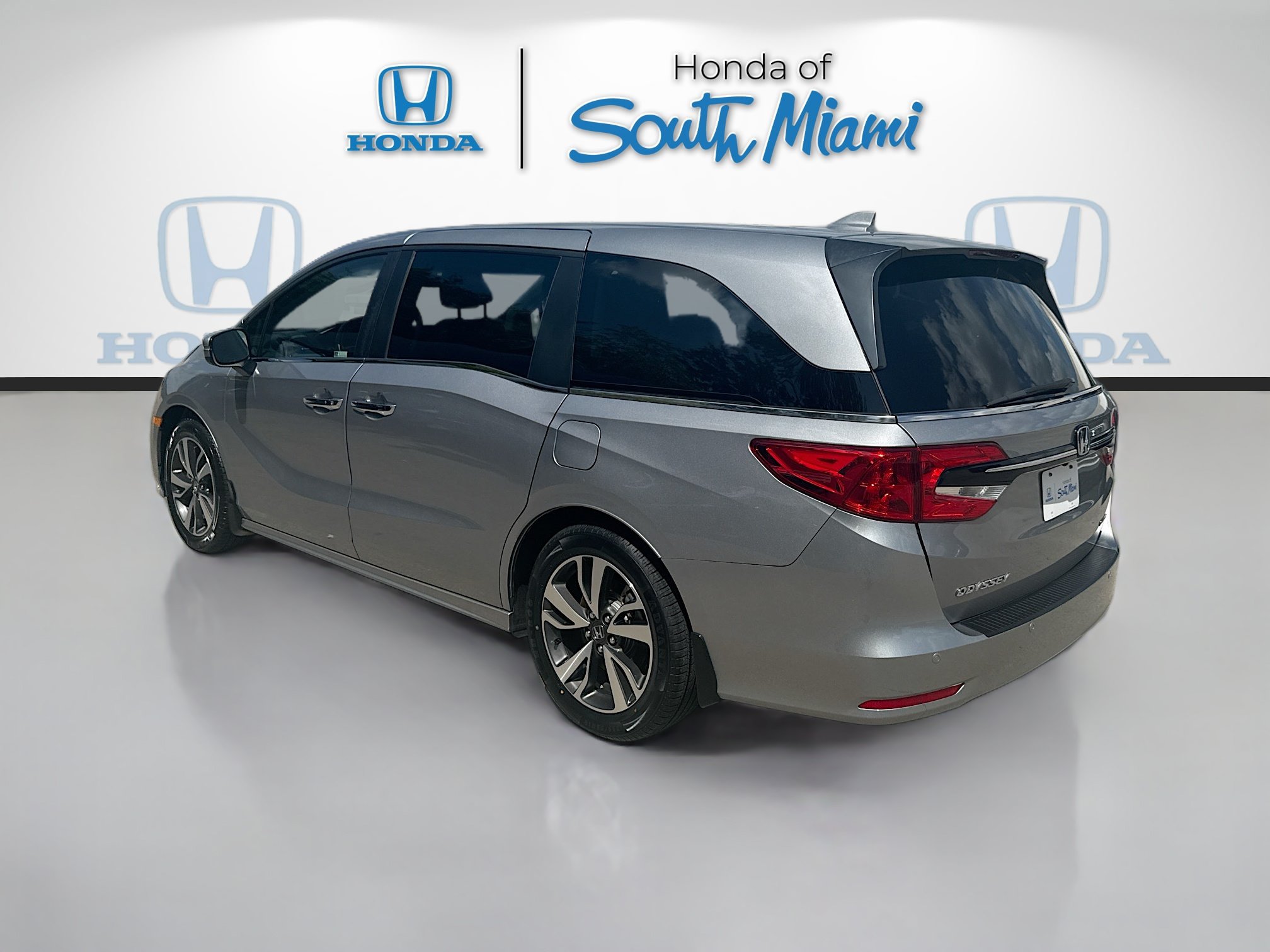 Certified 2024 Honda Odyssey Touring image 5