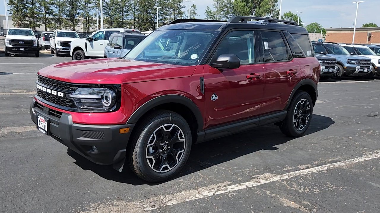 New 2025 Ford Bronco Sport Outer Banks image 2
