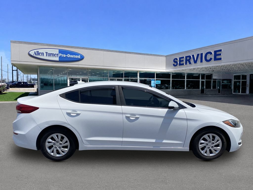 Used 2017 Hyundai Elantra SE FWD image 9