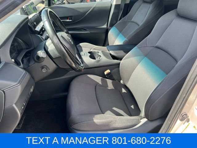 Used 2024 Toyota Venza LE AWD/4WD image 12