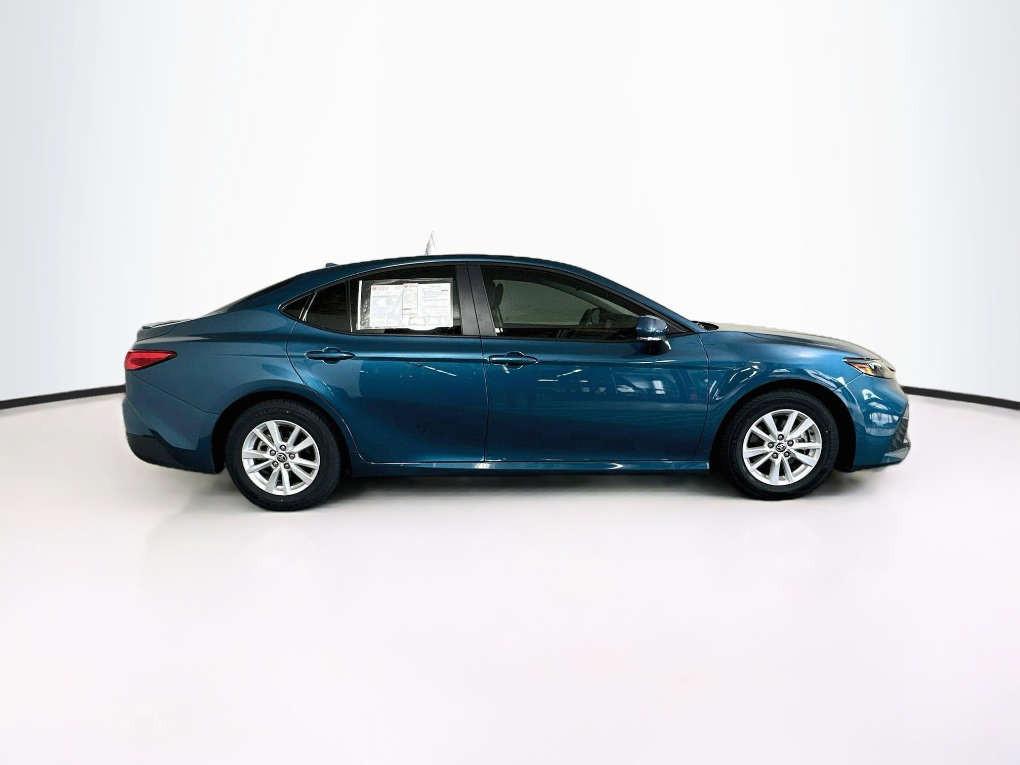 Used 2025 Toyota Camry LE w/ Convenience Package FWD image 2