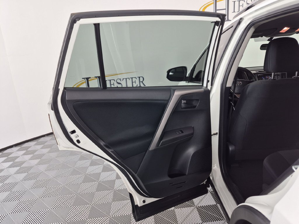 Used 2016 Toyota RAV4 LE FWD image 27