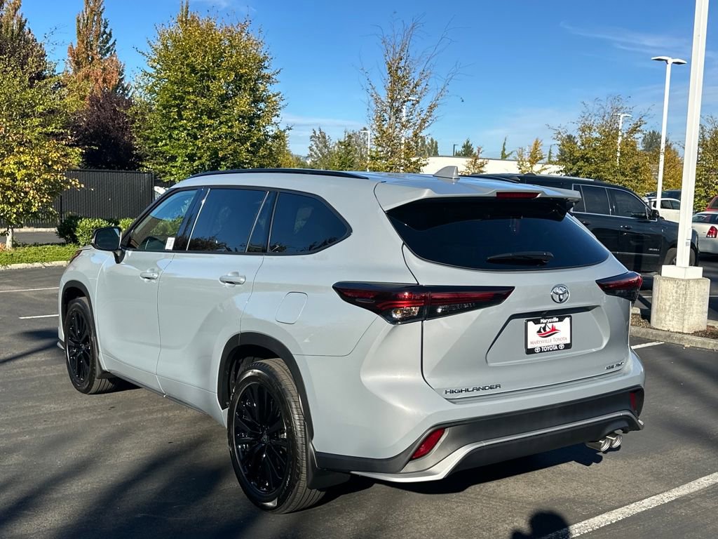 New 2025 Toyota Highlander XSE image 5
