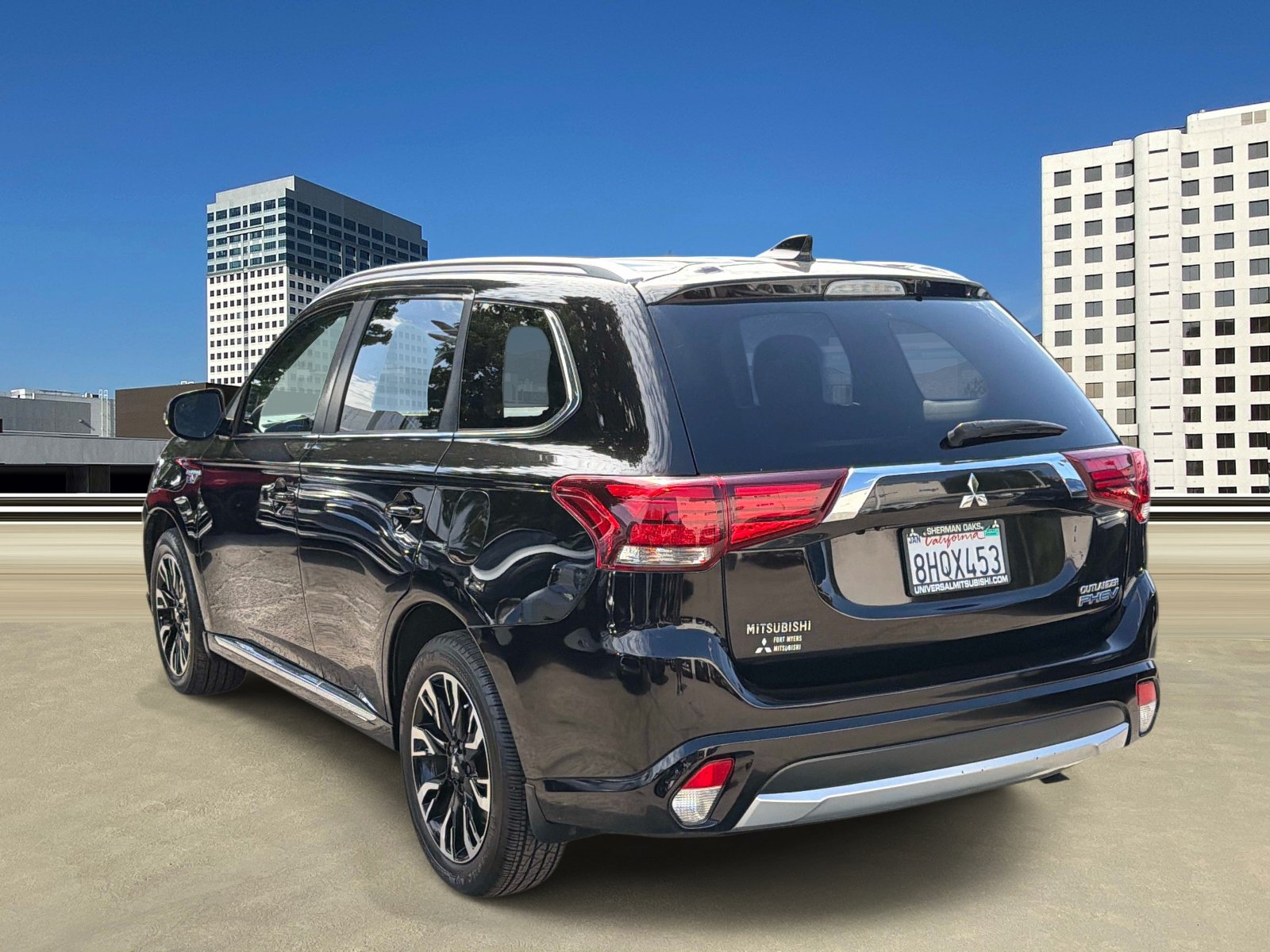 Used 2018 Mitsubishi Outlander SEL AWD/4WD image 3